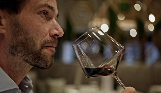 Sommelier Service & Wine Culture: Staging the perfect moment